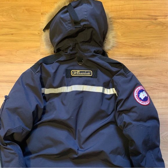 Canada Goose Resolute Parka - the most practical/functional, Canada Goose jacket - Picture 3 of 16